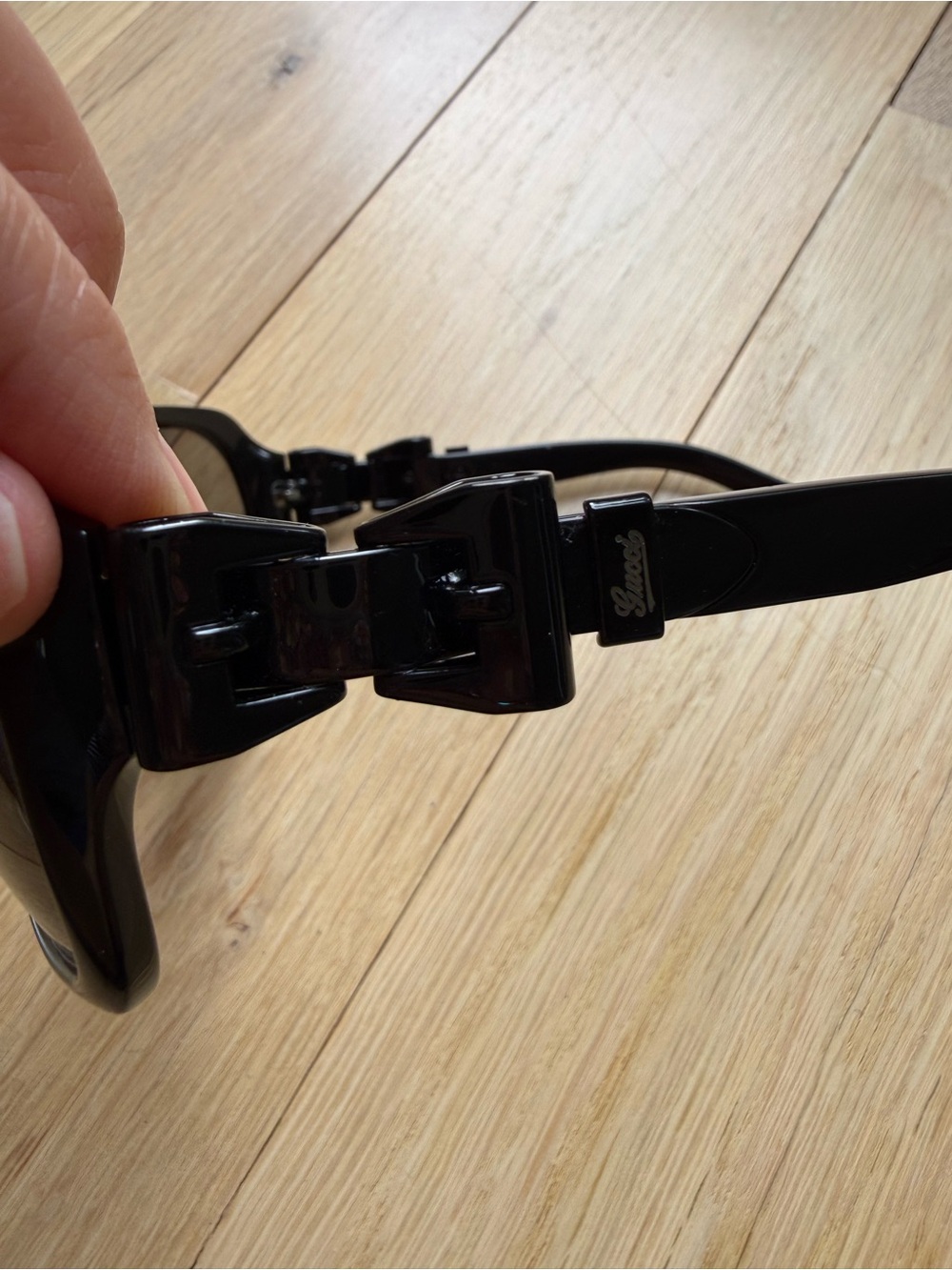 GUCCI Buckle Sunglasses GG3006/S in Pristine Black - Picture 7 of 9
